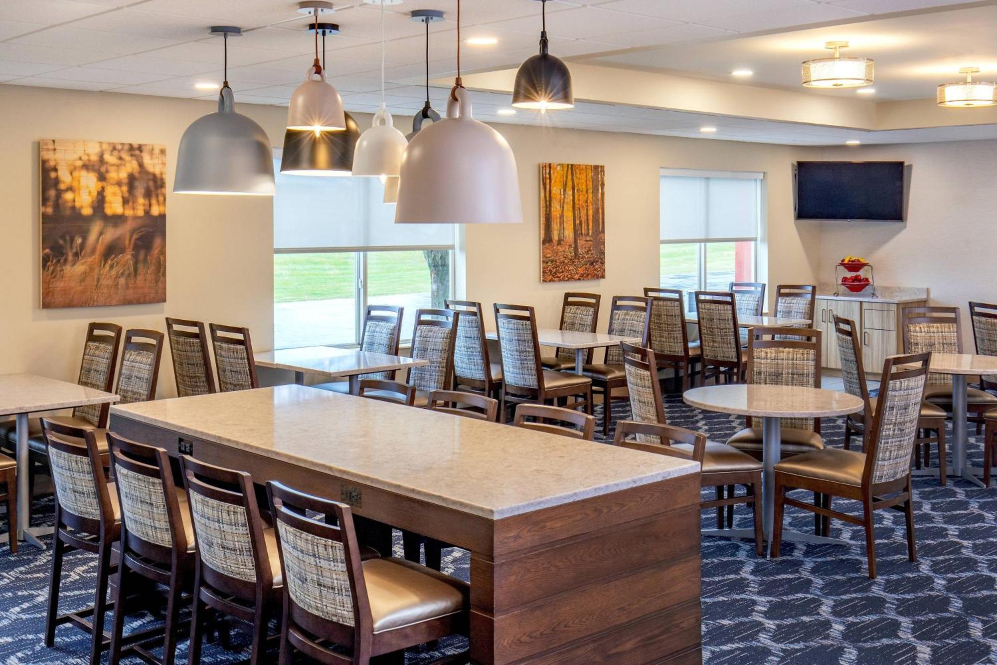 Fairfield Inn&suites Lancaster Hotel